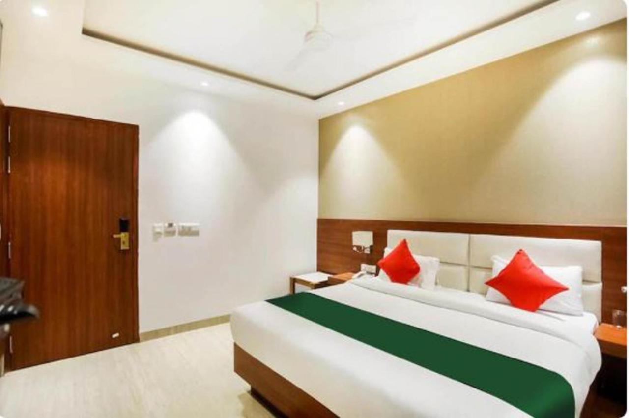 Hotel Royal Sky Luxury Near Delhi Airport Nueva Delhi Exterior foto